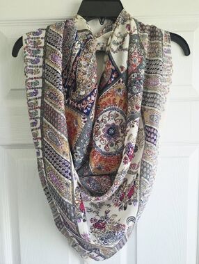 Vintage Belli ✨️ Women's Bohemian Cotton Multi-Color Square Scarf